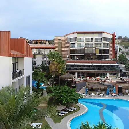 אתר נופש Piril Thermal&beauty Çeşme